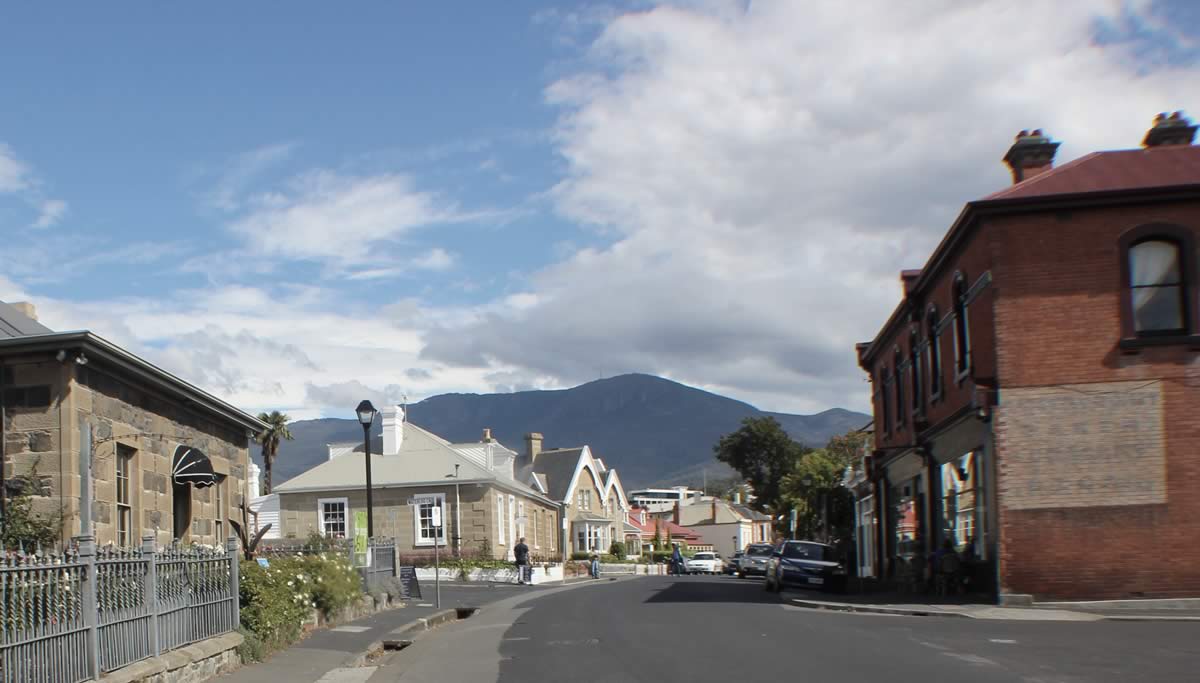 Hampden Road looking towards kunanyi / Mount Wellington 2015