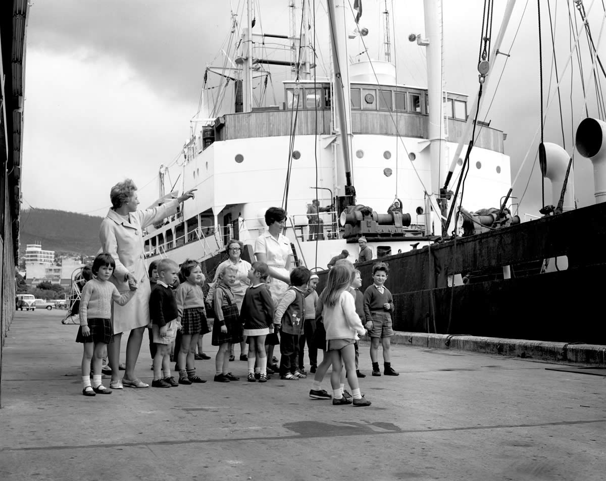 Visit by Lady Gowrie children to Prince’s Wharf in the 1960s