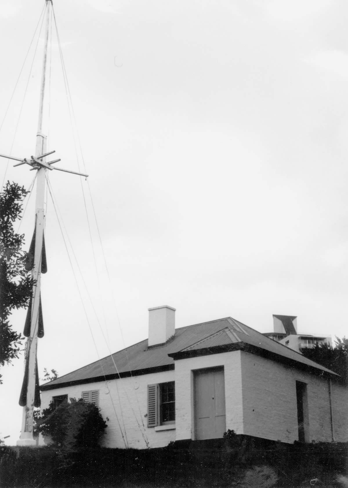Semaphore mast